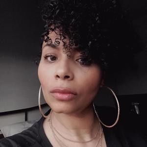 Meet your Posher, Chrystal